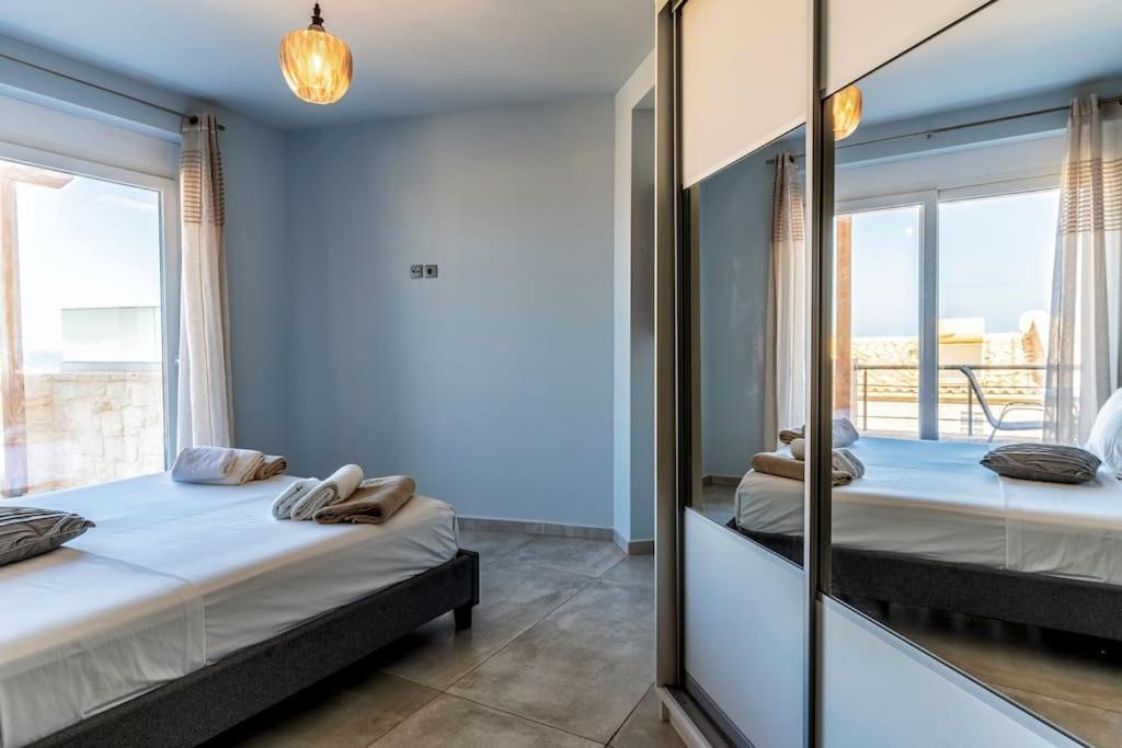 Zefyros Suite , Seafront Retreat ! Pánormos 외부 사진