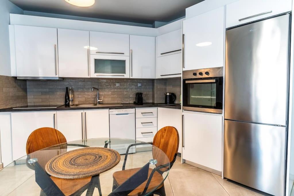 Zefyros Suite , Seafront Retreat ! Pánormos 외부 사진