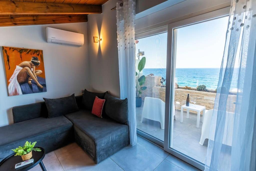 Zefyros Suite , Seafront Retreat ! Pánormos 외부 사진